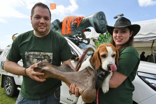 Fossils Galore staff- Jamie Jordan and Sarah Moore with Crystal the fossil sniffing beagle.
