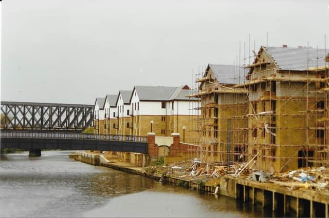 Rivergate flats being built in 1989
