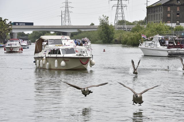 Over 40 boats travelled from Orton Mere to the Embankment and then to the Dog-in-a-Doublet.