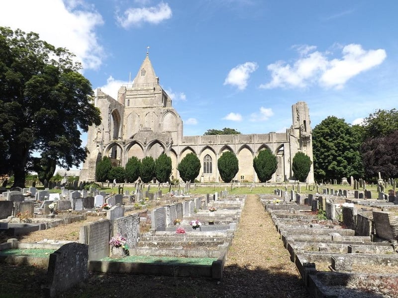 A Grade I-listed medieval Benedictine monastery , Crowland Abbey is a site of national importance. Founded in the 8th century on the hermitage site of St. Guthlac, it grew into a wealthy abbey but was devastated by fires, Danish raids, and the Dissolution.