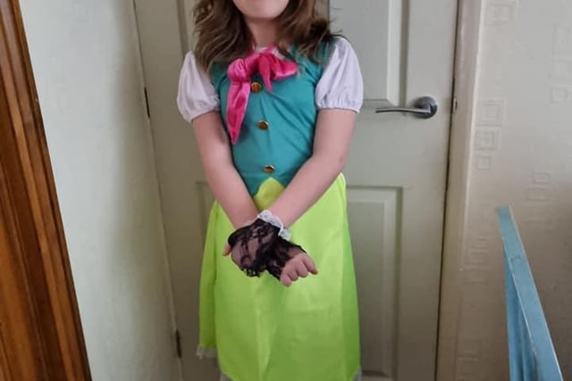 Gracie looks fabulous as the Mad Hatter - don't you agree?