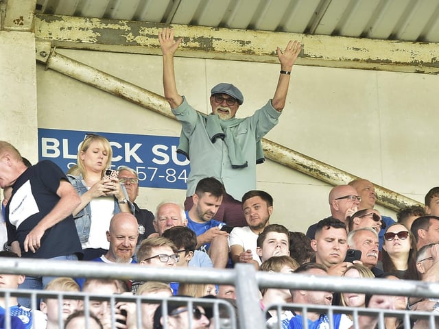 POSH v LINCOLN FANS' GALLERY