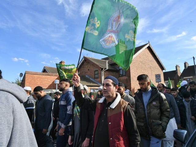 March to celebrate the Birth of the Prophet Muhammad from Faizan-e-Madina mosque.
