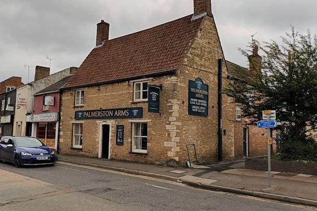 "Well kept real ale, friendly service, an old fashioned local pub." - Rated: 4.5 (213 reviews)