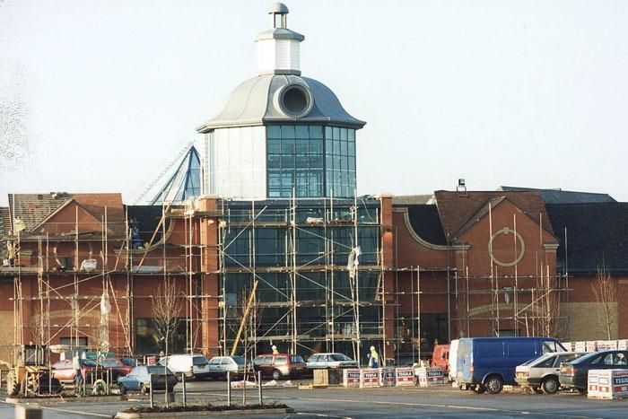 Serpentine Green Shopping Centre under construction in 1999