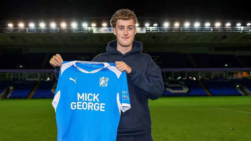 Peterborough United hat einen langjährigen Transferkandidaten von Wrexham ...