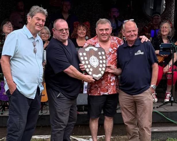 Dickie Bird & Steve Bersey present the award to David Nightingale and Martin Hamlett from the Duck & Drake