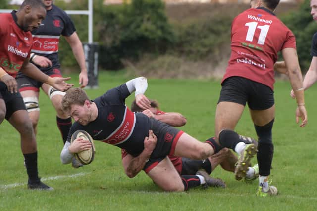 Harry Winch scores a try for Oundle v Colchester. Photo Kev Goodacre.