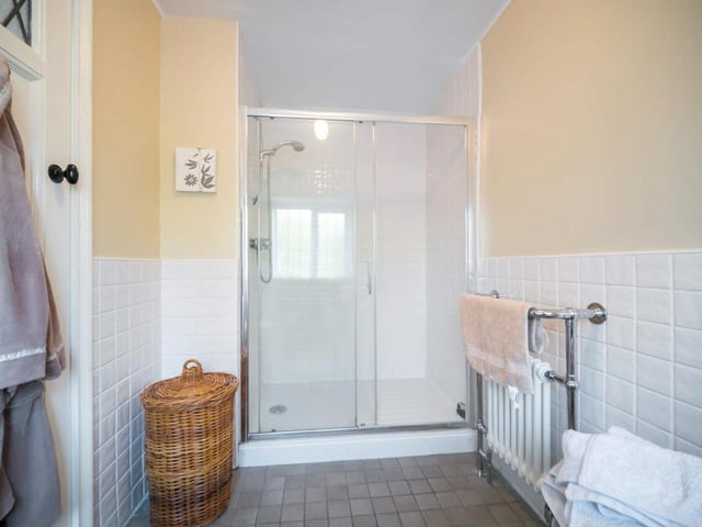 Bedroom 3 en-suite.