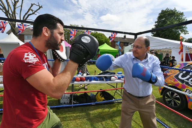 Shailesh Vara MP sparing with former professional boxer Marcello Renda.