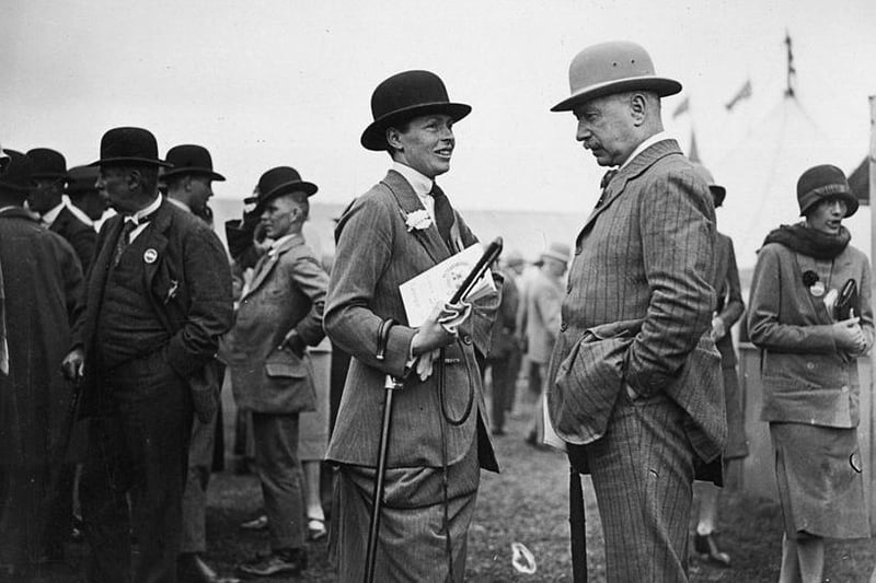 Mrs Barbara Miller and Col Mosele Leigh at the Foxhound Show at Peterborough in July 1927, .