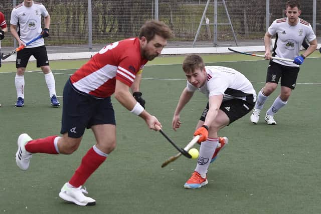 Joe Finding (red). Photo: David Lowndes.
