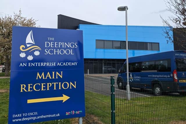 The Deepings School