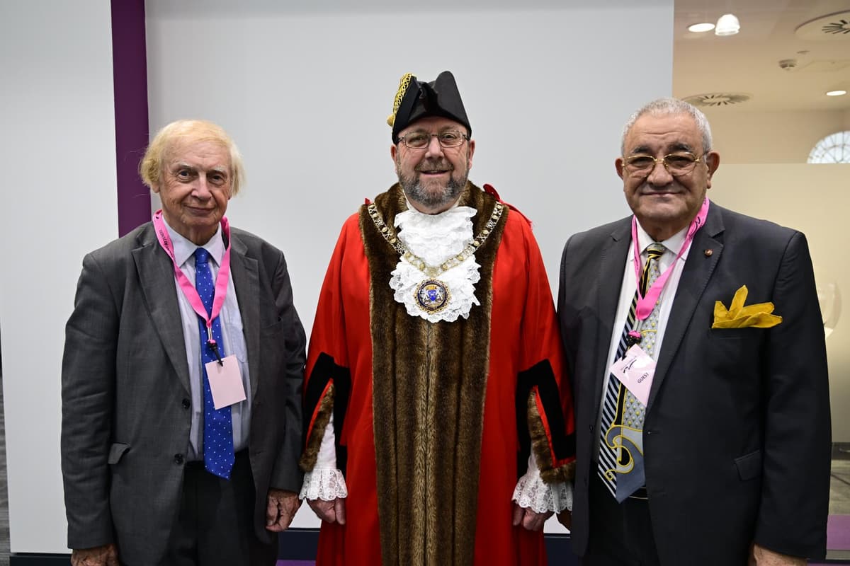 Ehemalige Stadträte von Peterborough erhalten prestigeträchtige ...