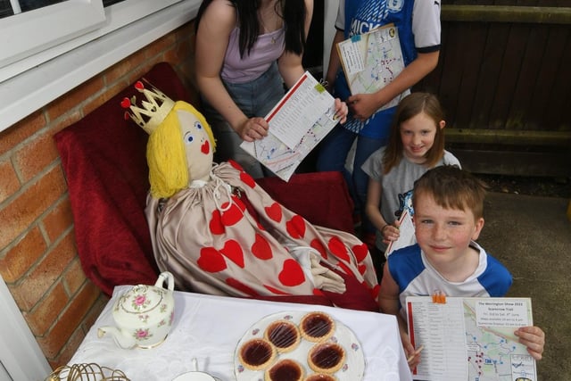  Werrington Show 2022 Jubilee  Scarecrow Trail.   The Loadsby family visiting one of the scarecrows
