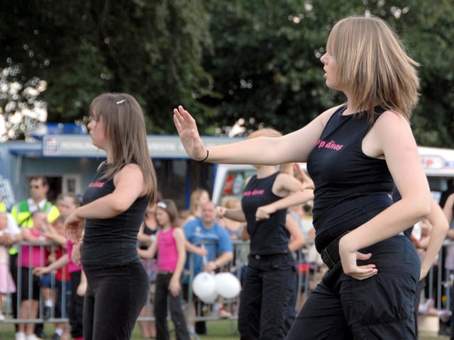 Pop Divas performing for the crowds in 2007