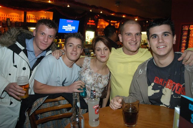A karaoke night out at Peterborough's Yates's in 2004