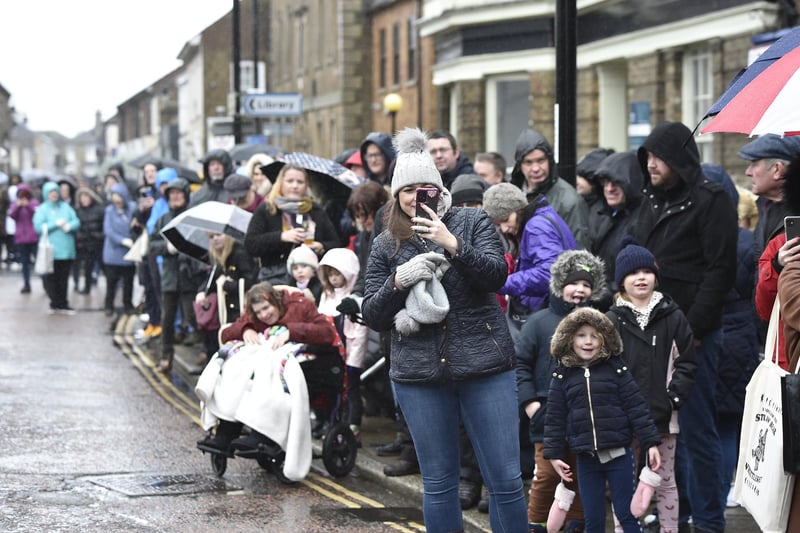 The festival has always been a big draw for locals and visitors alike, typically attracting thousands of onlookers throughout the course of the main day (Saturday). Though the weather tried it's hardest to put a dampener on proceedings, spectators weren't put off in the slightest.