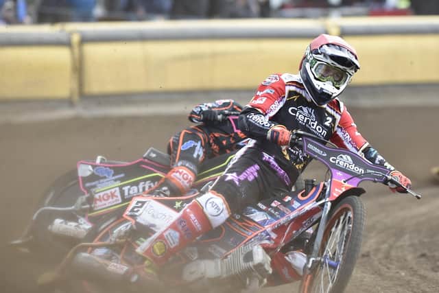 Chris Harris in action for Panthers. Photo: David Lowndes.