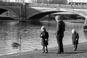 1981 - the sisters with grandad at the Embankment