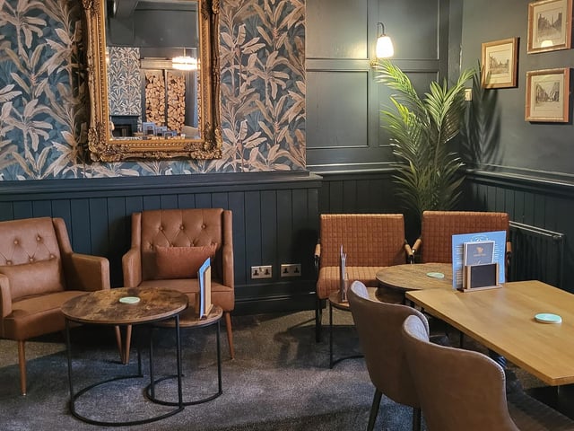 The newly refurbished Golden Fleece at Stamford has reopened
