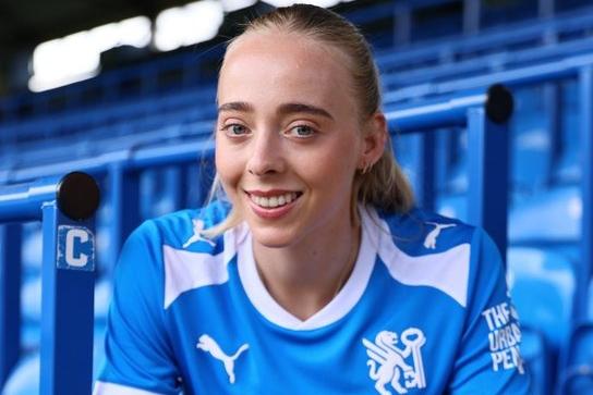 Signalverstärkung für Peterborough United Women: Stürmerin mit Erfahrung ...