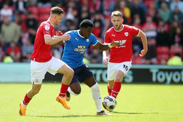 Ephron Mason-Clark of Peterborough United in action against Barnsley. Photo: Joe Dent/theposh.com.