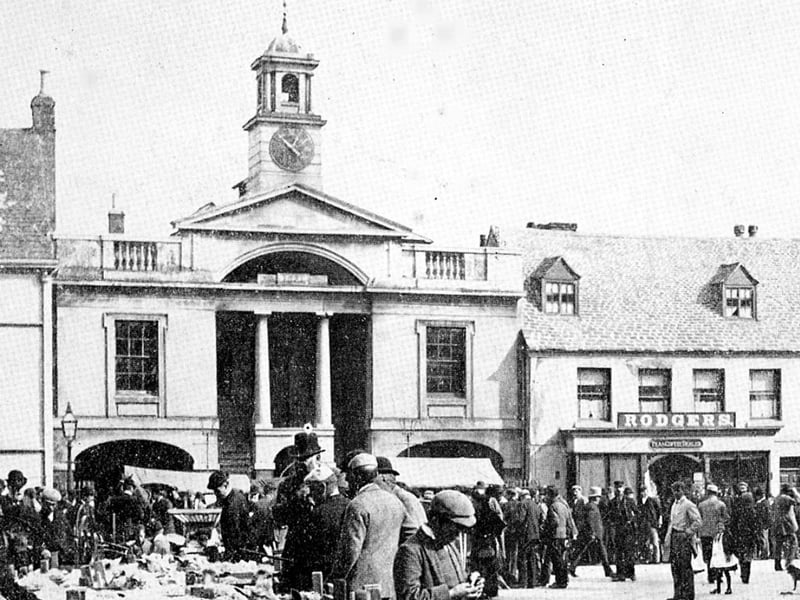How the Old Town Hall used to look before its clock tower was destroyed by fire in 1932.