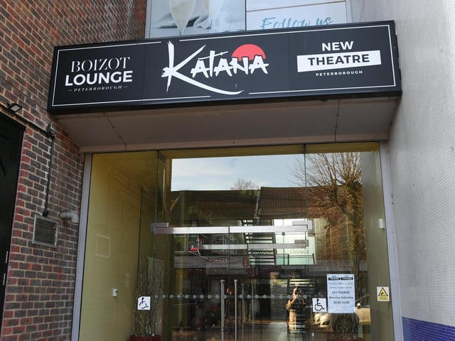 Katana is an ultra-modern Japanese restaurant on Broadway serving innovative fusion food.