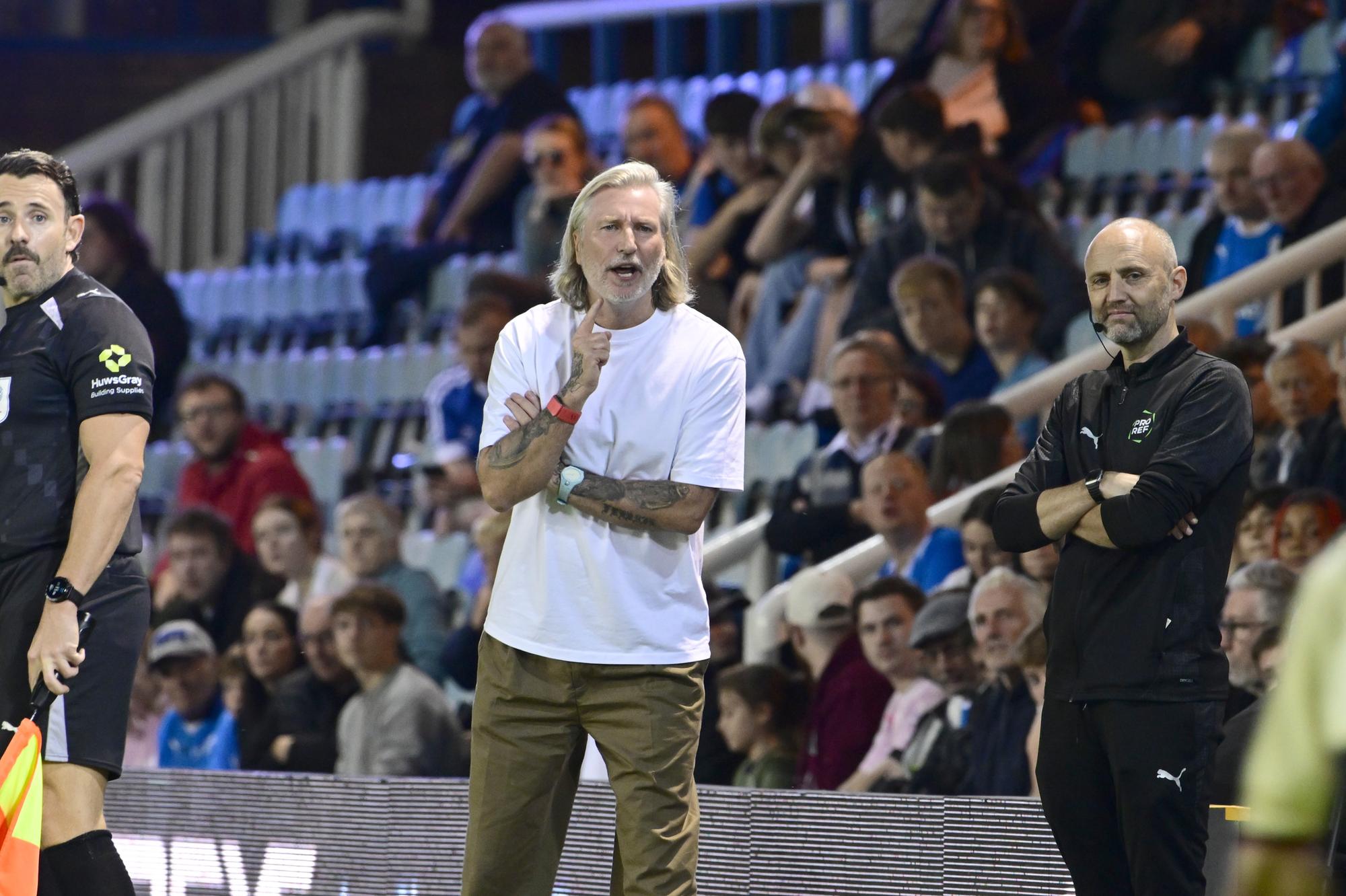 Robbie Savage ist überzeugt, dass Peterborough United jeden schlagen kann ...