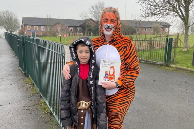 Hercules and the tiger who came for tea - Becky Sanderson