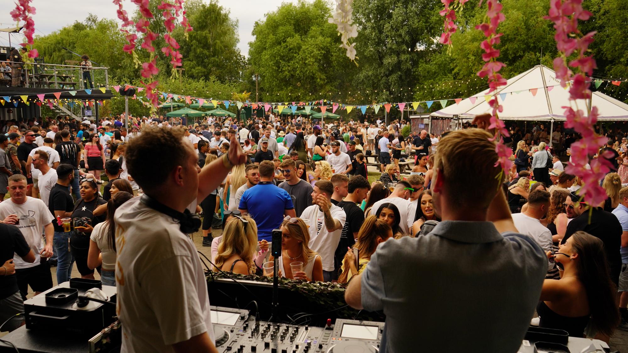The House Sessions Garden Party at Charters
