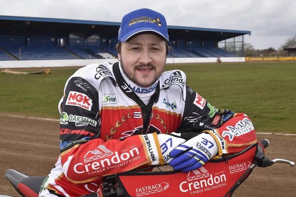 Chris Harris guested for the struggling Panthers at Belle Vue