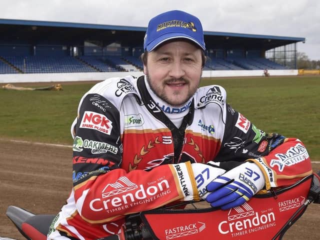 Chris Harris guested for the struggling Panthers at Belle Vue