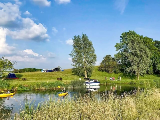 If you're a sucker for scenery ten this charming site, set on a gently undulating grass field on the side of the River Nene, with the ruins of Fotheringhay Castle for a backdrop, is up there with the best. 16 tent pitches on offer here, as well as a couple of yurts, although you'll find no showers on-site.