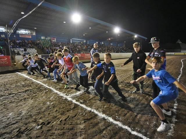 Youngsters track race