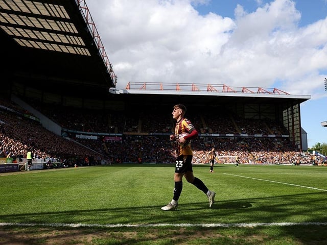 Home: 38% Draw: 29% Away: 33%