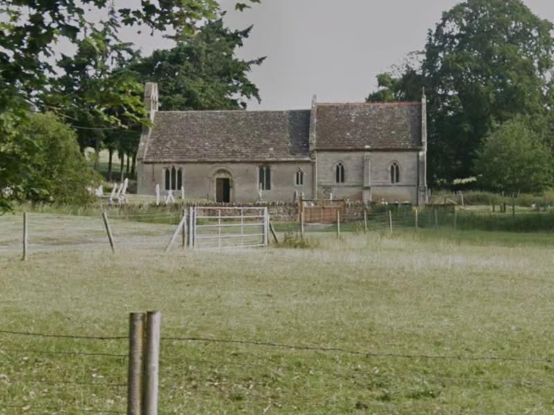 Located in the small village of Essendine, near Stamford, Essendine Castle is now a medieval moat surviving as an earthwork.Historical records indicate that the medieval complex was probably built by the Busseys or Robert de Vipont at the end of the 12th or early 13th centuries. Around 6,000 moated sites are known in England, of which Essendine Castle is one.