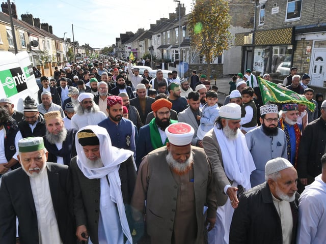 March to celebrate the Birth of the Prophet Muhammad from Faizan-e-Madina mosque.