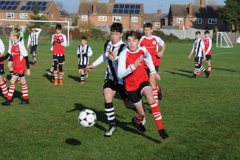 Peterborough Northern Star U14's v Oundle Town football action at Chestnut Ave.
