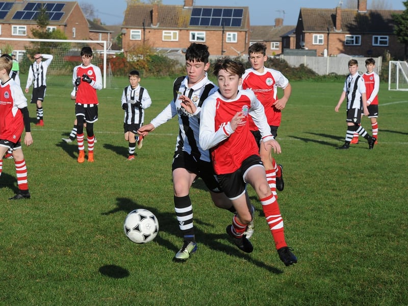 Peterborough Northern Star U14's v Oundle Town football action at Chestnut Ave.