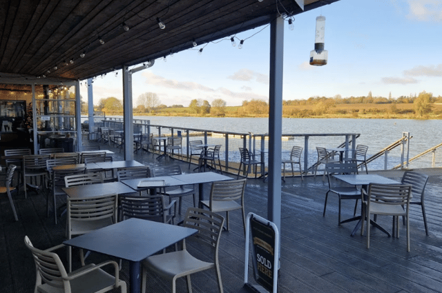 4.2/5 Google rating. A recent customer said: "It was such a lovely area to visit. There is a nice bicycle path around the lake and great playground for the kids."