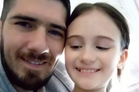Ellie pictured with her dad 'Damo' McNutt before his tragic death in 2024.