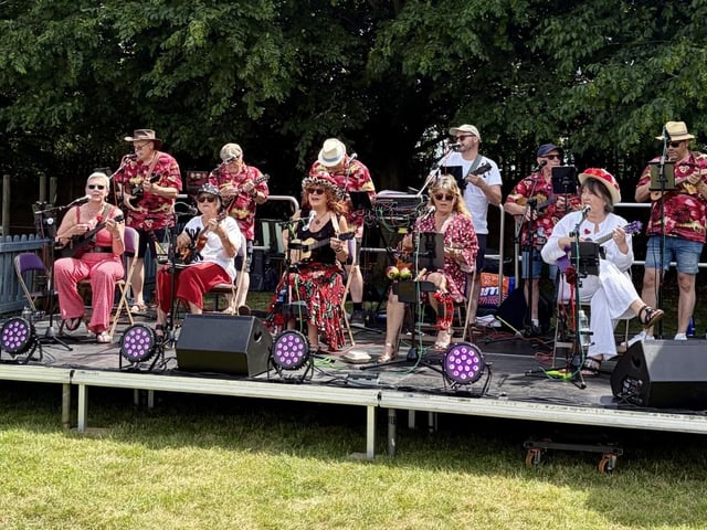 The Palmy Ukulele Band kicking off the weekend