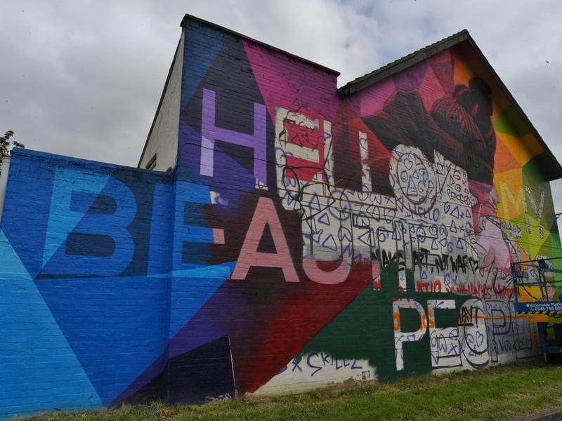 City street artist Nathan Murdoch at work at Gladstone Street