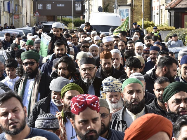 March to celebrate the birth of the Prophet Muhammad from Faizan-e-Madina mosque.
