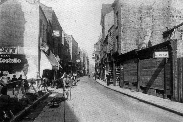 Another rare shot of Narrow Street taken from the opposite end to the Market Square, where most images were captured.