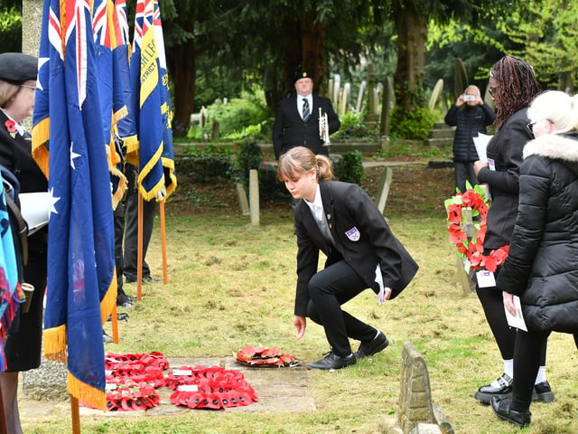 Jack Hunt pupils laying wreaths