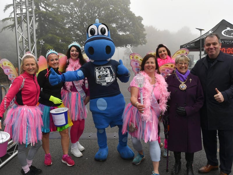 Mayor cllr Judy Fox, Ashley Butterfield from AEPG, and Carole Hughes and some of the Anna's Hope team