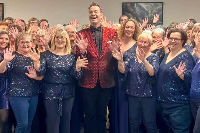 Craig  Revel Horwood surprises the Collaboration Choir durng their rehearsal on the night.